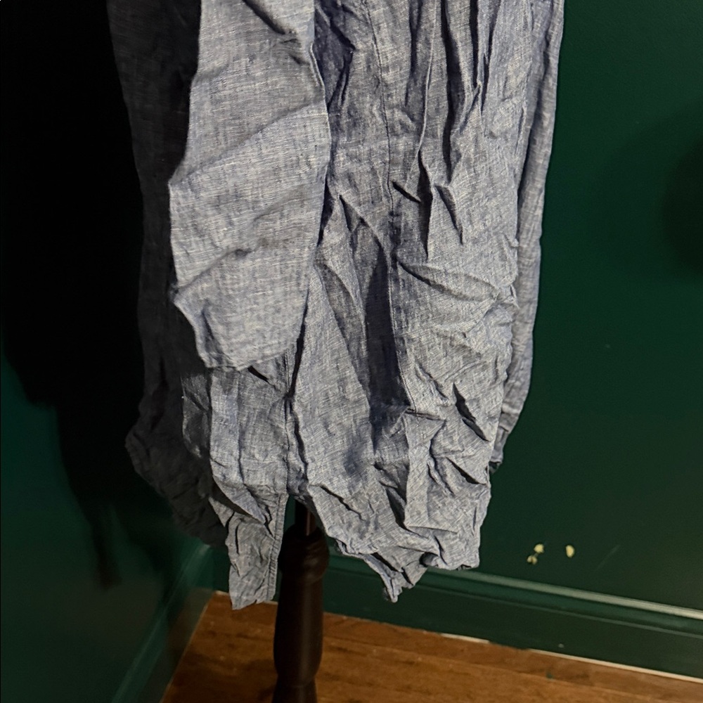 Eddie Bauer Light Blue Women's Blouse with Button Accents - Picture 3 of 7
